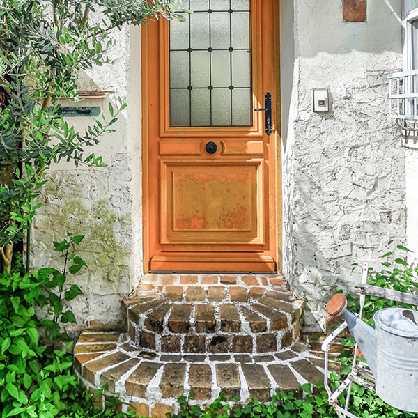 南欧風モルタル造形エントランス